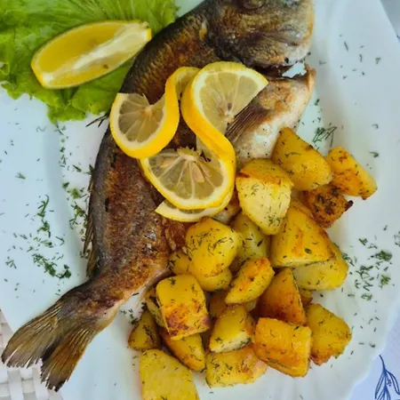 Aparthotel Victoria & Aheloy 3*